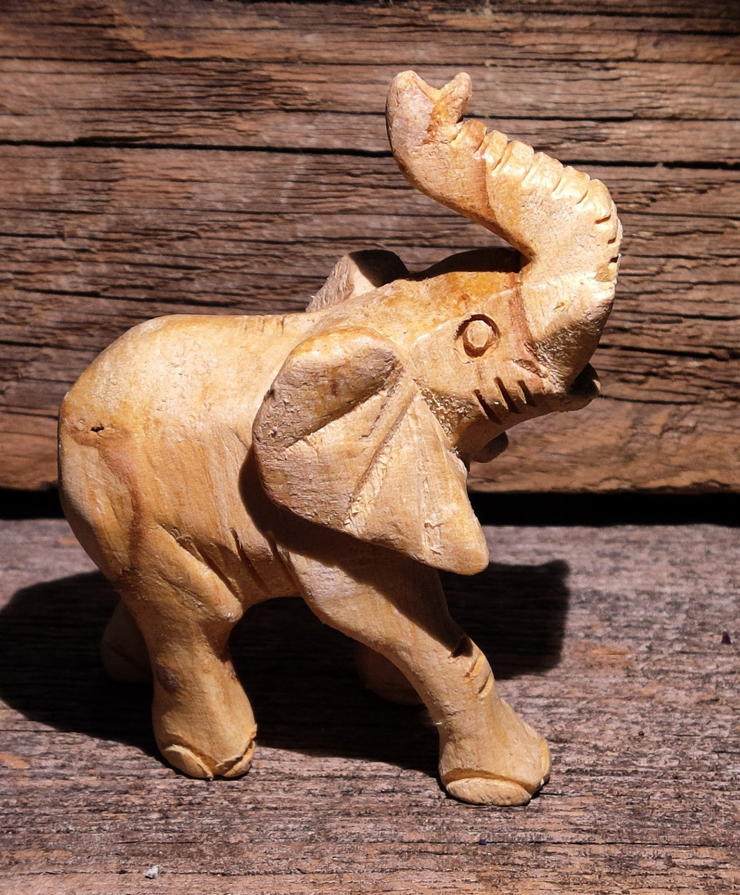 Éléphant en bois Palo Santo 3'' X 3'' aprox.