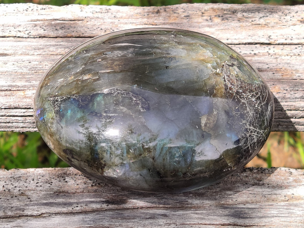 Labradorite palm bombée