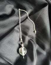 Charger l&#39;image dans la galerie, Pendule Séphoroton plaqué nickel Quartz rose / Quartz clair
