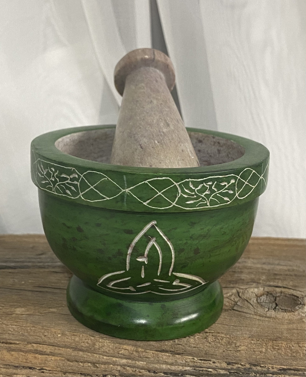 Mortier et pilon  pierre de savon  – Triquetra vert  3.5''