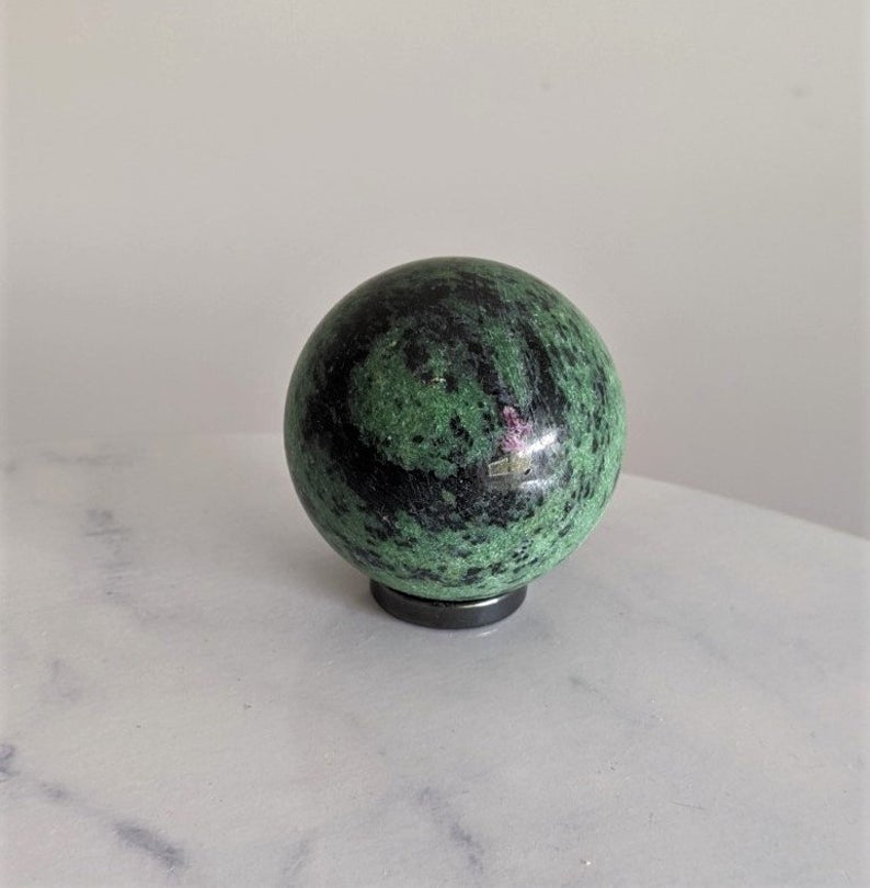 Rubis Zoisite  ( sphère)