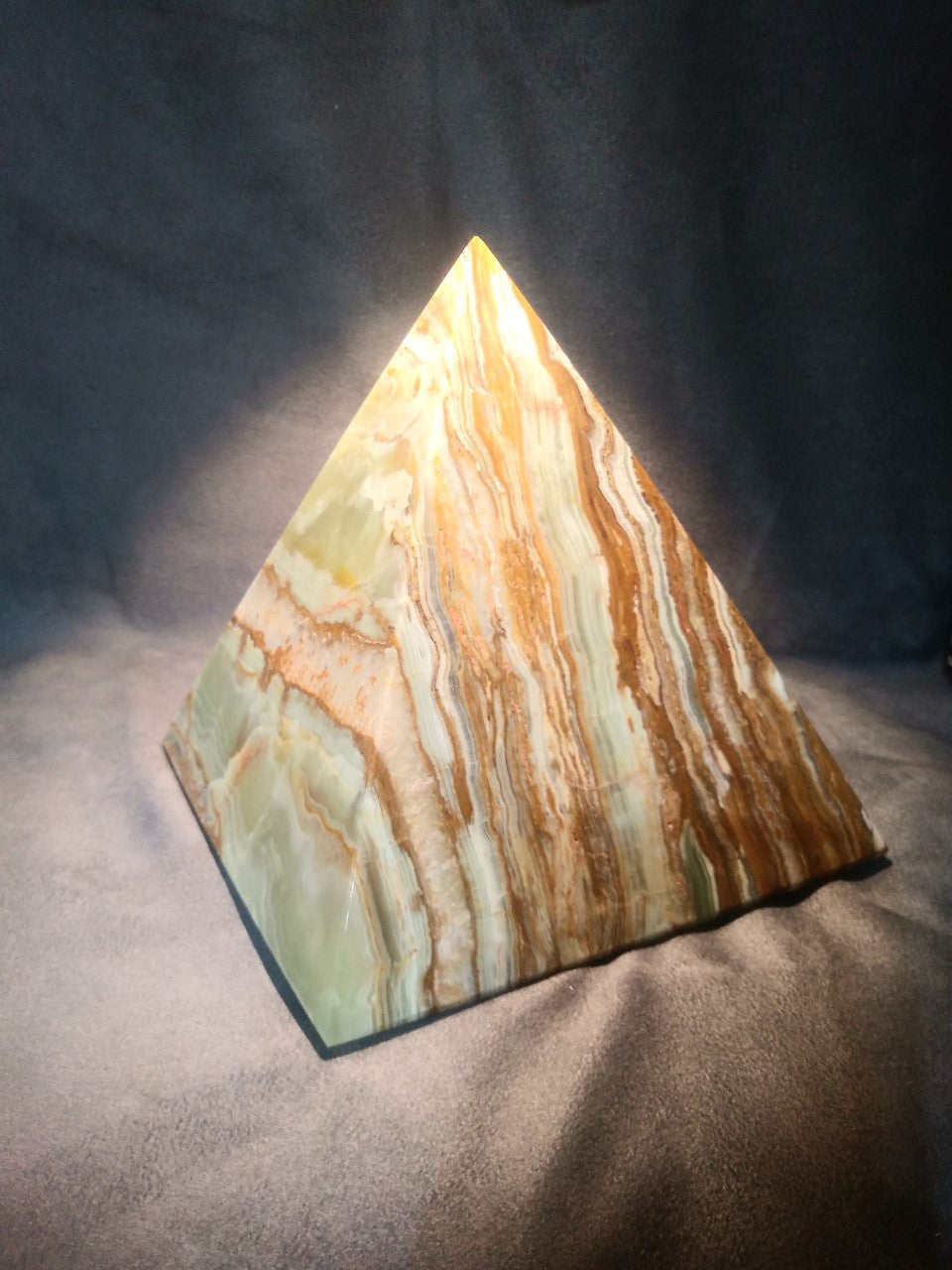 Pyramide Onyx multi 6''