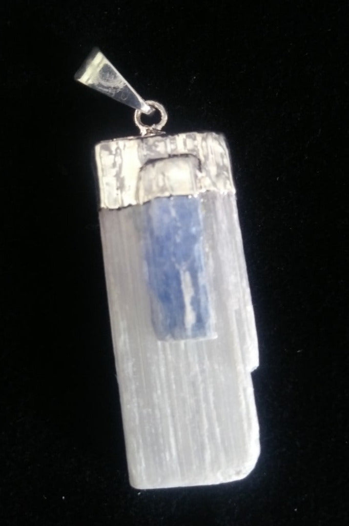 Pendentif Sélénite avec Cyanite 1,5''