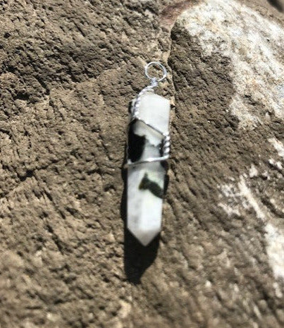 Pendentif enroulé Pierre de lune arc-en-ciel