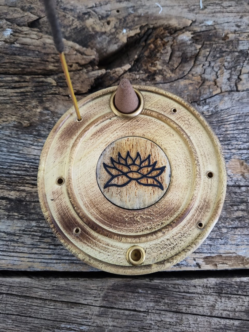 Brûle encens rond en bois fleur de lotus pour bâtons et cônes. 4''