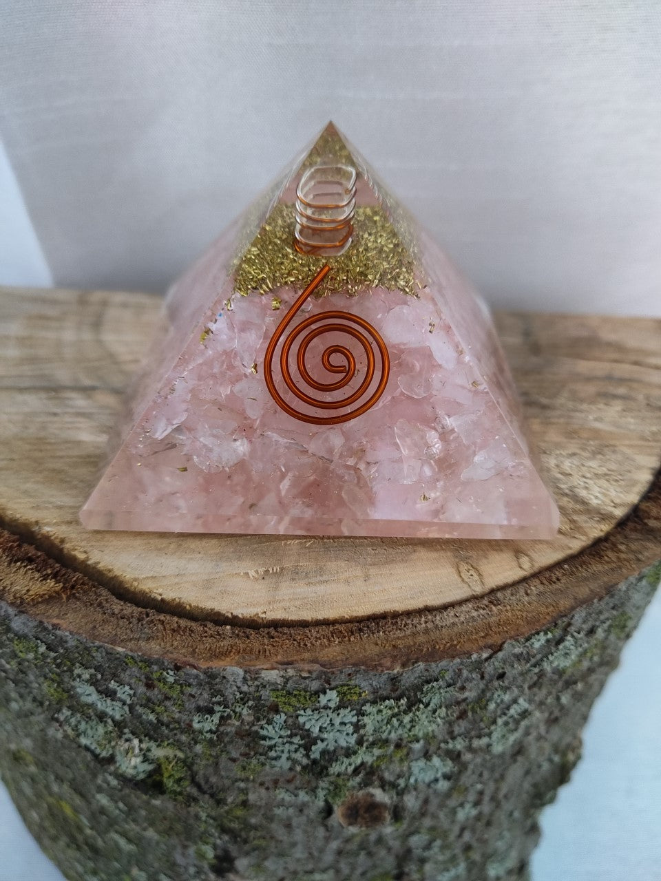 Pyramide Orgone Quartz rose/ spirale cuivre