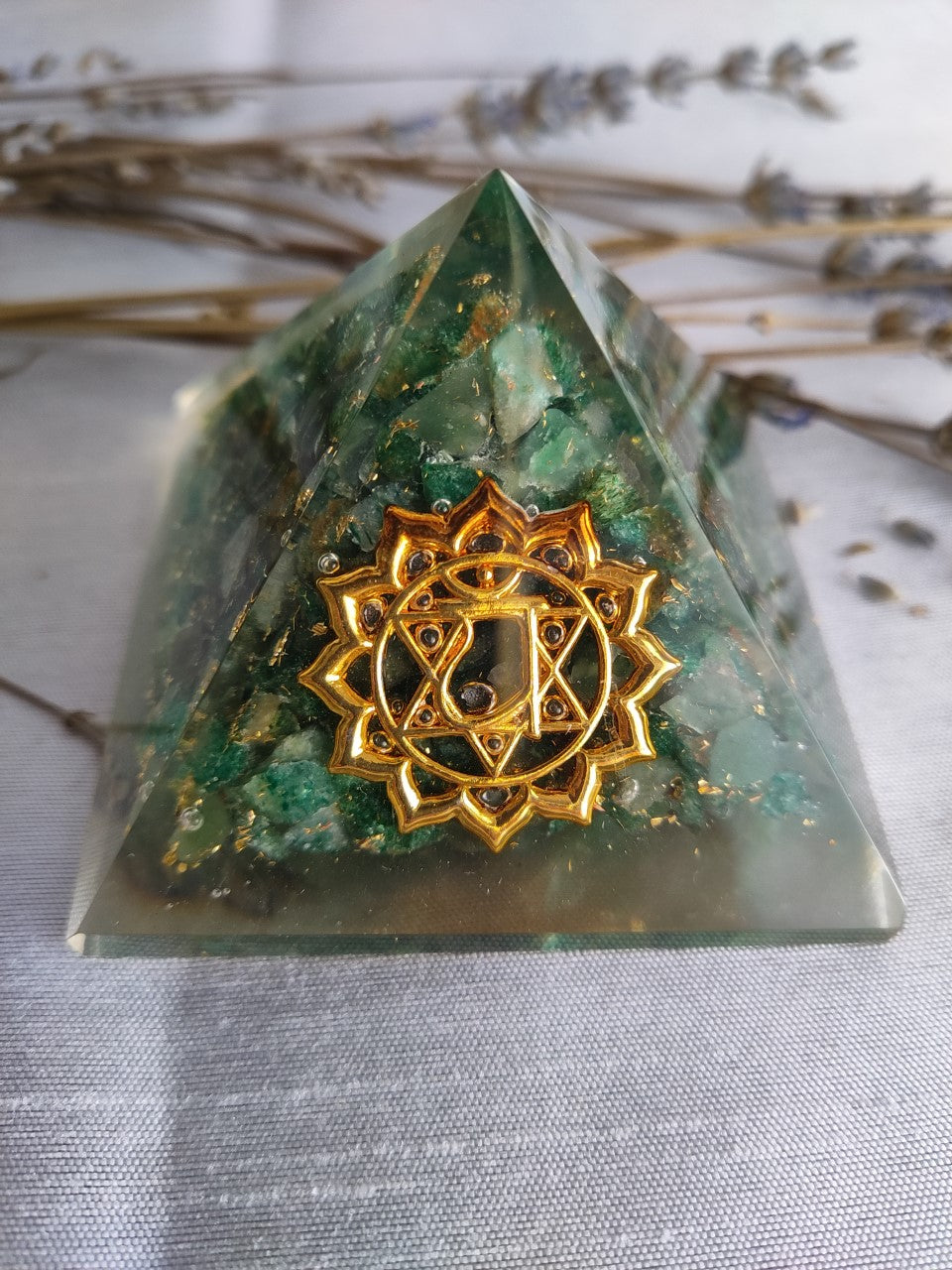 Pyramide Orgone Aventurine/ Chakra du coeur