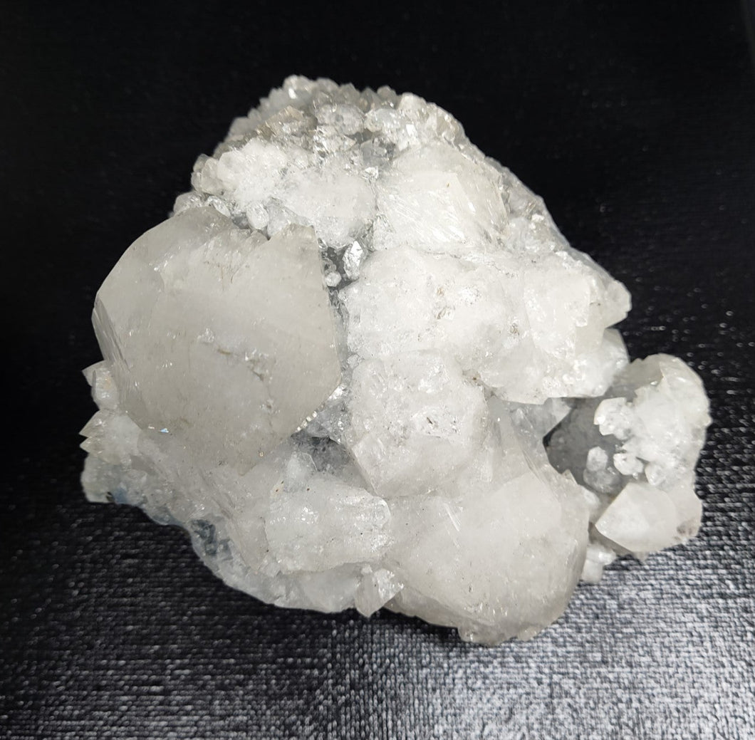 Calcédoine avec Apophyllite  Inde