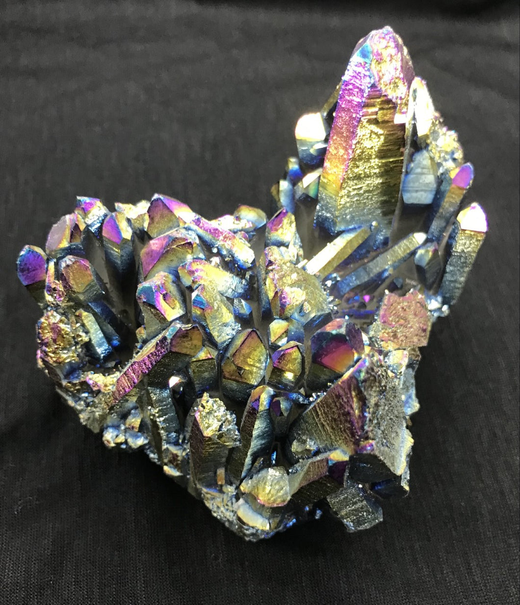 Aura titanium quartz cluster ( quartz aura arc -en -ciel )