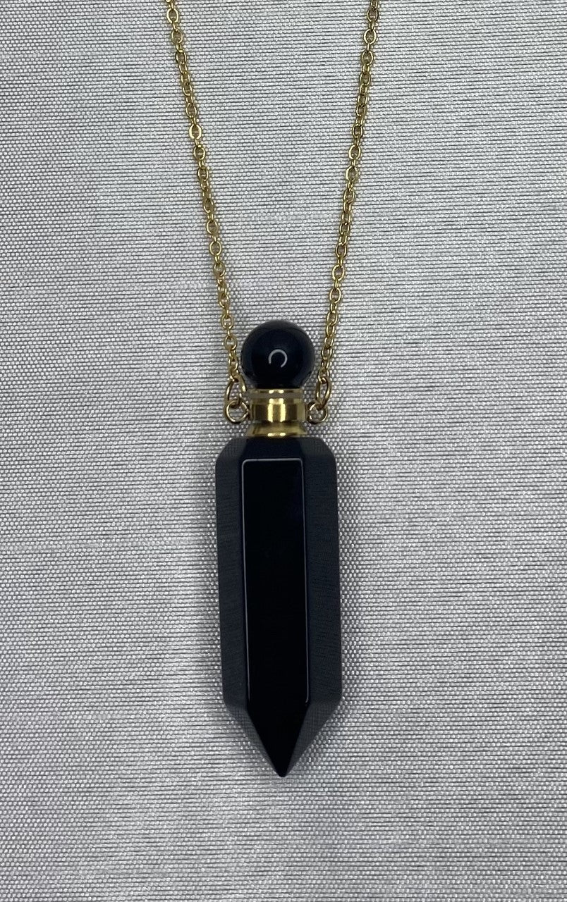 Collier parfum Obsidienne noire avec chaîne incluse.